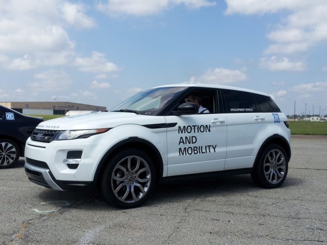 2014-land-rover-range-rover-evoque_100436647_l