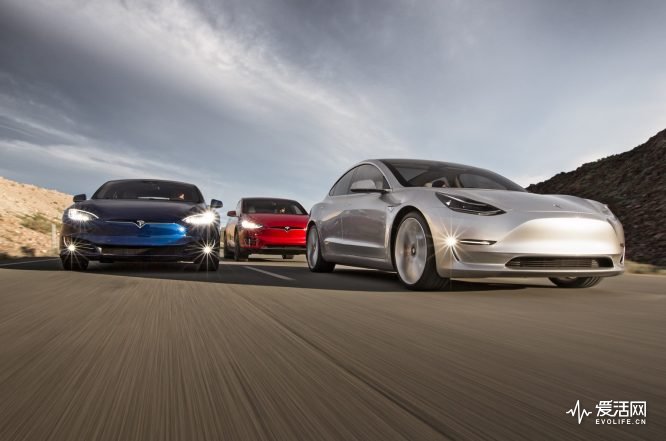 2017-Tesla-Model-3-2016-Tesla-Model-X-Tesla-Model-S-front-end-in-motion-e1462815308901