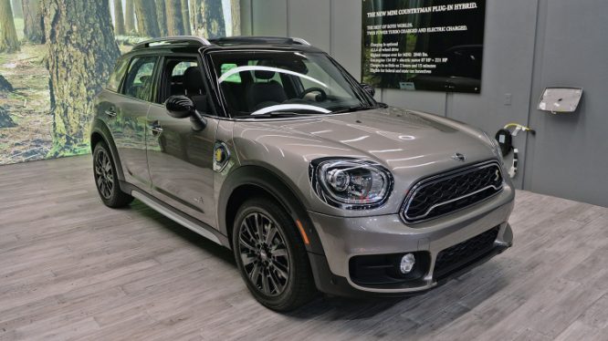 01-2017-mini-countryman-phev-la-1