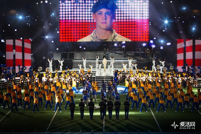 Billy Lynn (Joe Alwyn), dancers, and Alabama State Marching Hornets in TriStar Pictures'  BILLY LYNN'S LONG HALFTIME WALK.