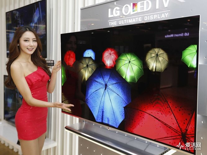 lg-is-looking-into-cranking-up-production-of-plastic-oled-displays-for-smartwatches-and-phones