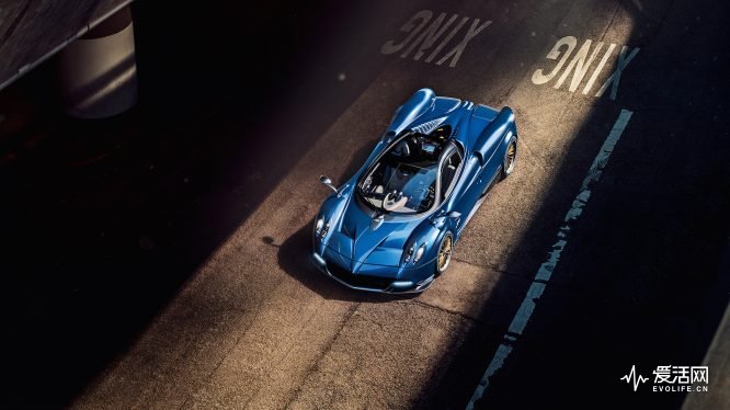 2018-pagani-huayra-roadster (11)