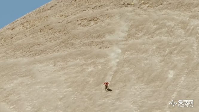 Max Stöckl Sets WORLD RECORD Fastest MTB Downhill Speed 167KPH!.mp4_20170219_020502.795