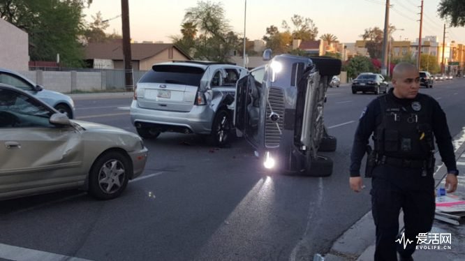 A self-driven Volvo SUV owned and operated by Uber Technologies Inc. is flipped on its side after a collision in Tempe, Arizona, U.S. on March 24, 2017.   Courtesy FRESCO NEWS/Mark Beach/Handout via REUTERS  ATTENTION EDITORS - THIS IMAGE WAS PROVIDED BY A THIRD PARTY. EDITORIAL USE ONLY.  MANDATORY CREDIT