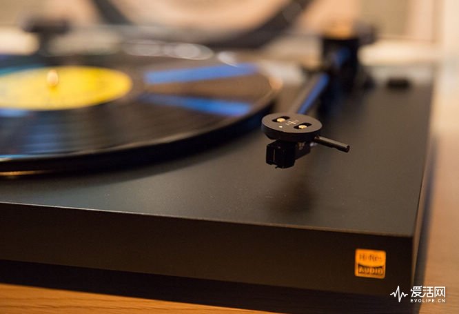 PS-HX500-Vinyl-TurnTable-From-Sony-04