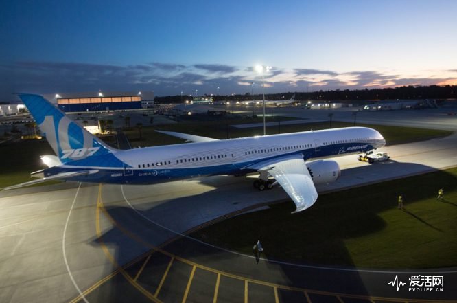 boeing_787-10_c_boeing_1024_0