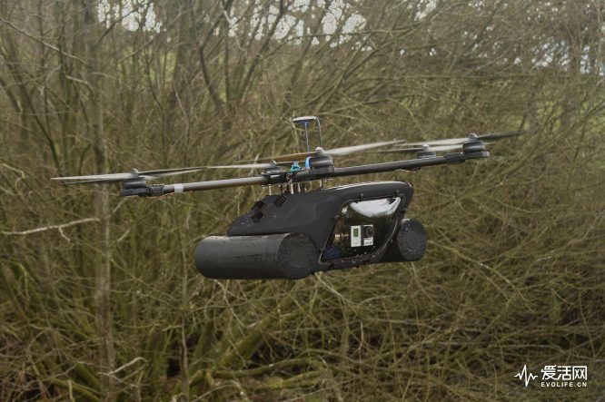 Search Systems Ltd., a leading UAV manufacturer in the United Kingdom has developed a UAV-ROV crossover. The Mariner 600 is an unmanned multicopter with aquatic landing capability and interchangeable aerial and marine camera views. Providing a live video feed with military grade encryption, the Mariner 600 is ideally suited to difficult searches of inland waterways, under trees, riverbanks and quarries.