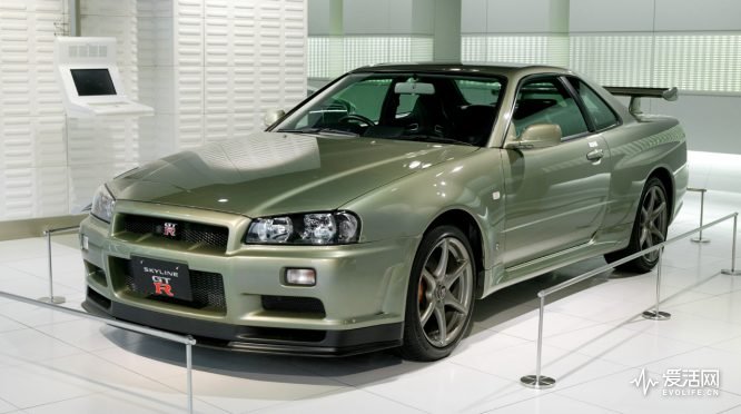 Nissan_Skyline_R34_GT-R_Nür_001