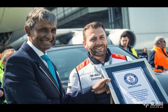 porsche-cayenne-tows-airbus-guiness-world-records