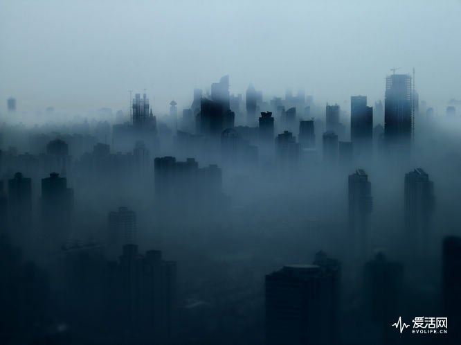 13-bigstock-Shanghai-Skyline-in-thick-Fog-31623692