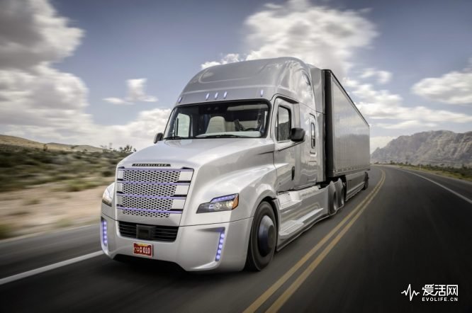 freightliner-inspiration-truck-self-driving-truck-concept_100509767_l