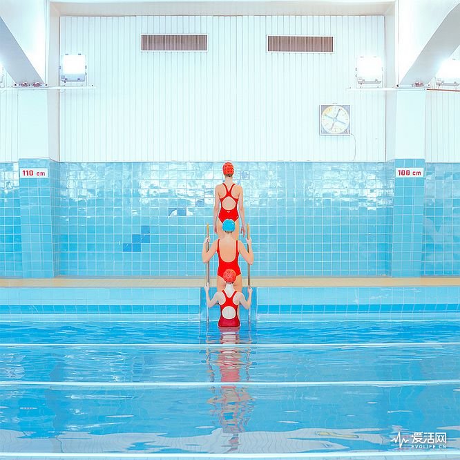swimmers-maria-svarbova-3