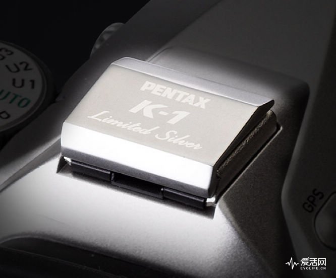 Pentax-K-1-silver-limited-edition-DSLR-camera7