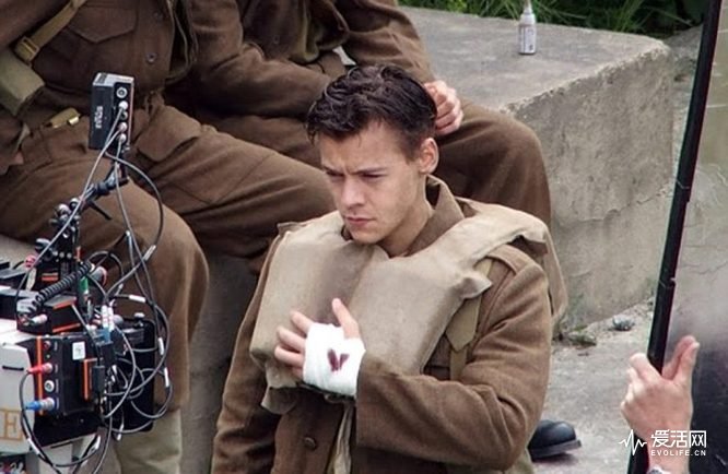 harry-styles-dunkirk-002-660x430