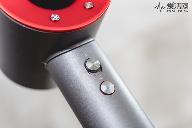 黑长直波浪卷 戴森supersonic吹风机究竟适合谁?